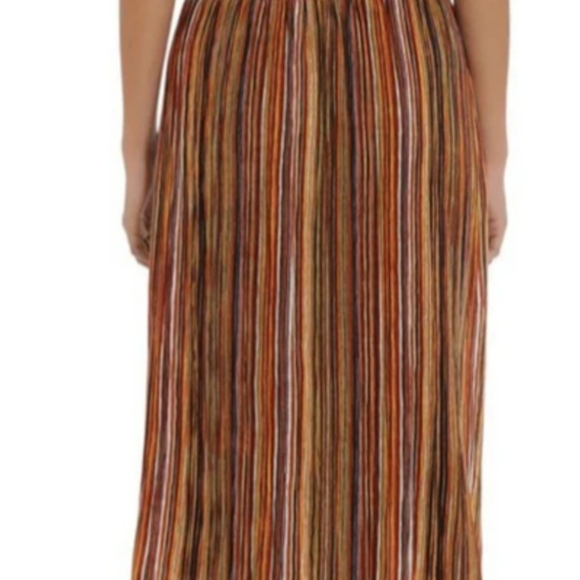 Maggy London V- neck midi dress - Picture 2 of 5